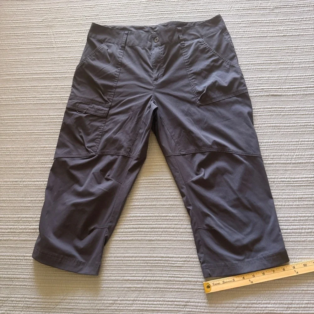 Columbia Omni-Shield Women's Gray Capri Hiking Cargo Pants Size 14 Outdoor Crop